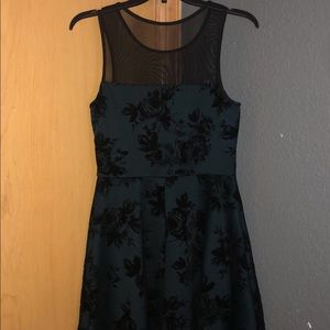 Women’s phantom green dress. Size S (Chico)